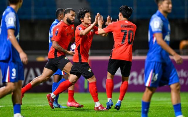 金大宇, 申花的特谢, 江原前场打