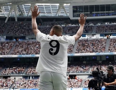 但这是他自 但这是他自