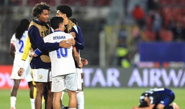 球队之一, AA, entit